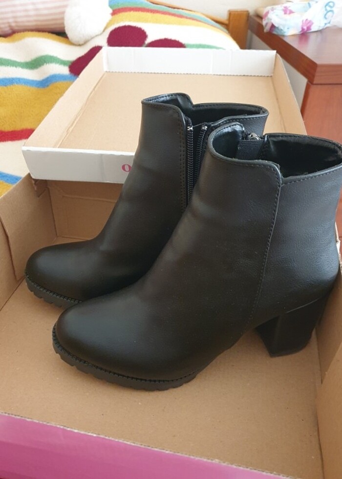 Siyah topuklu bot - Görsel 2