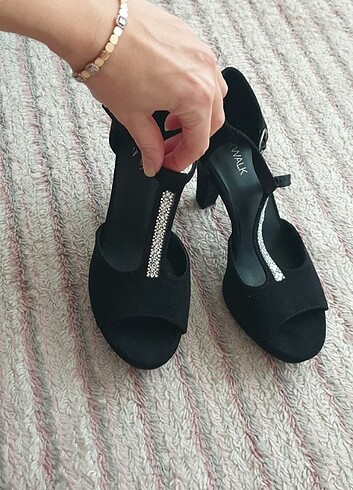 Siyah topuklu - Görsel 2