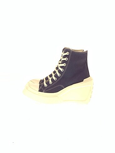 Converse Spor Ayakkabı %70 İndirimli.