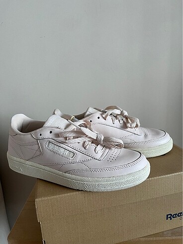 36 Beden ten rengi Renk Reebok club c