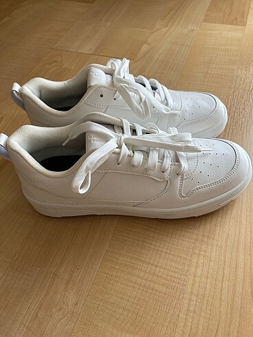 39 Beden Pull and bear sneakers
