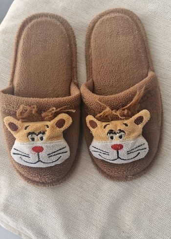 Kız Çocukları Kahverengi Leopar Desenli Sıcak Terlik - Görsel 4