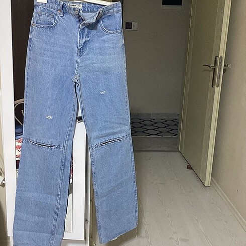 Diz detaylı wide leg jean