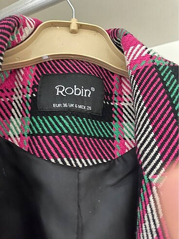 Robin Blazer çeker