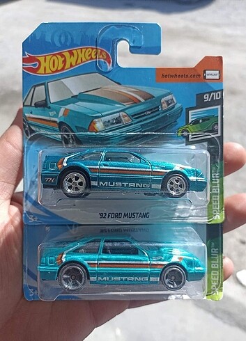 Hotwheels iki adet 