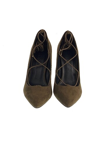 39 Beden Bershka Stiletto %70 İndirimli.