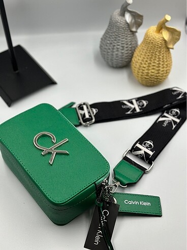 Calvin Klein Yeşil Kadın Askılı Çanta