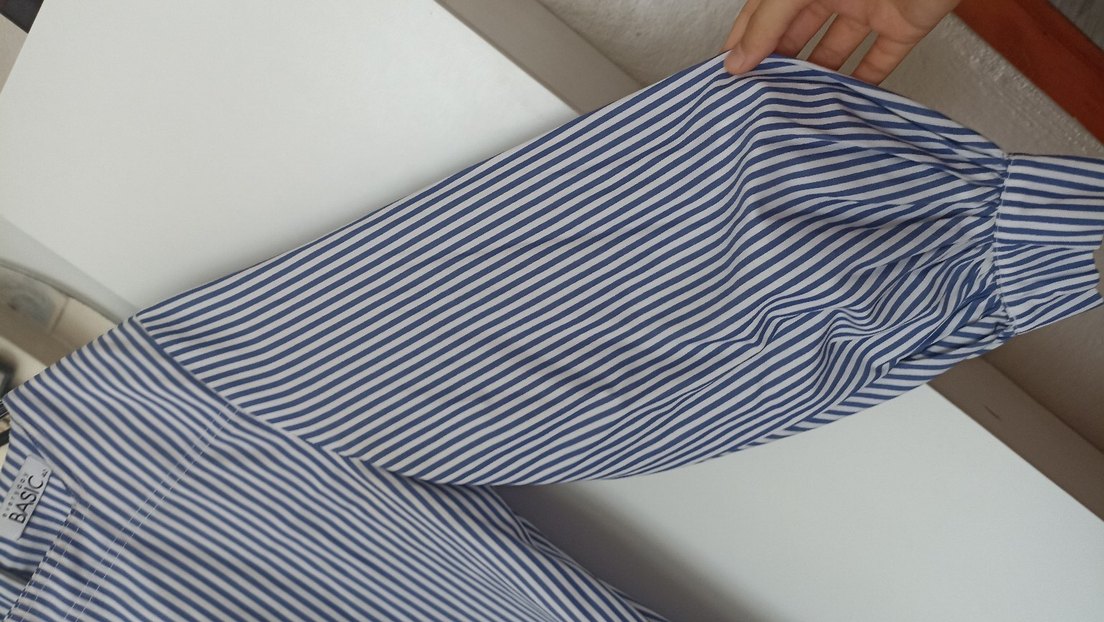 Mavi Çizgili Pilili Kadın Gömlek - Görsel 3