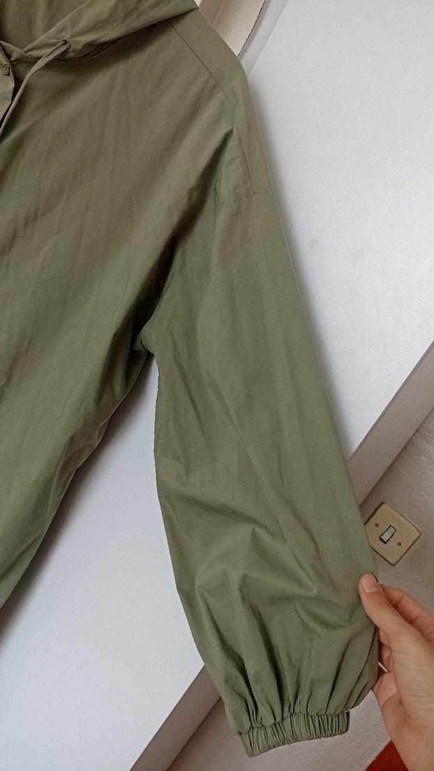 Düğmeli, Kapüşonlu Uzun yağmurluk - Görsel 3