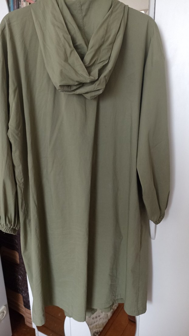 Düğmeli, Kapüşonlu Uzun yağmurluk - Görsel 5