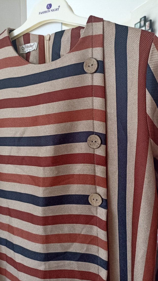 Düğmeli Çizgili tunik - Görsel 4