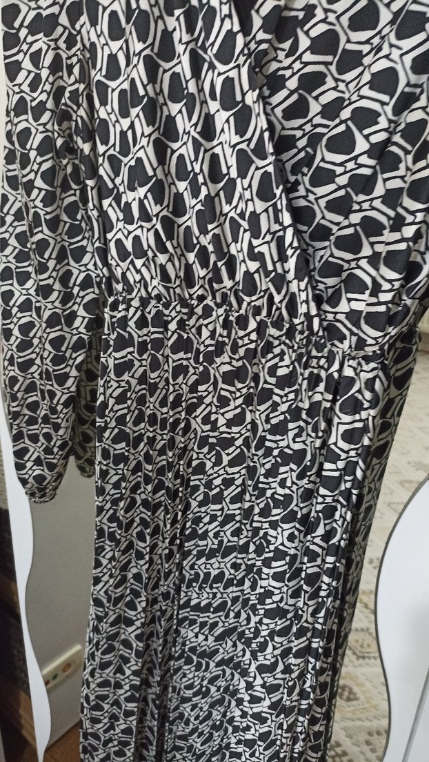 piliseli saten kadın abiye - Görsel 4