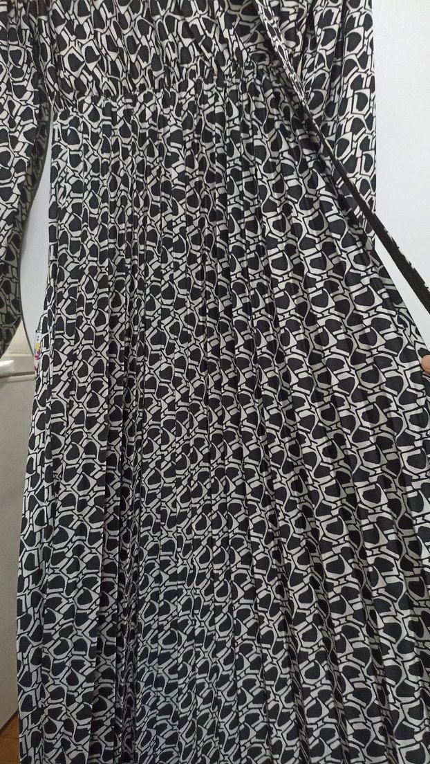 piliseli saten kadın abiye - Görsel 3