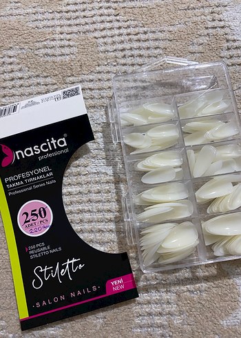 Nascita Profesyonel Beyaz Stiletto Takma Tırnak 220 Adet - Görsel 2