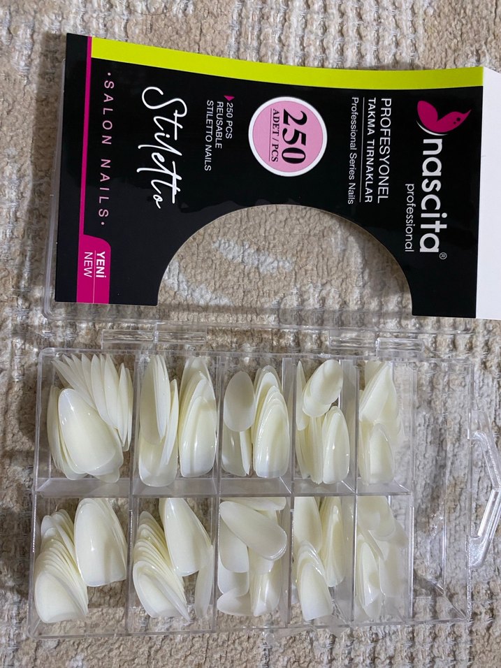 Nascita Profesyonel Beyaz Stiletto Takma Tırnak 220 Adet - Görsel 3