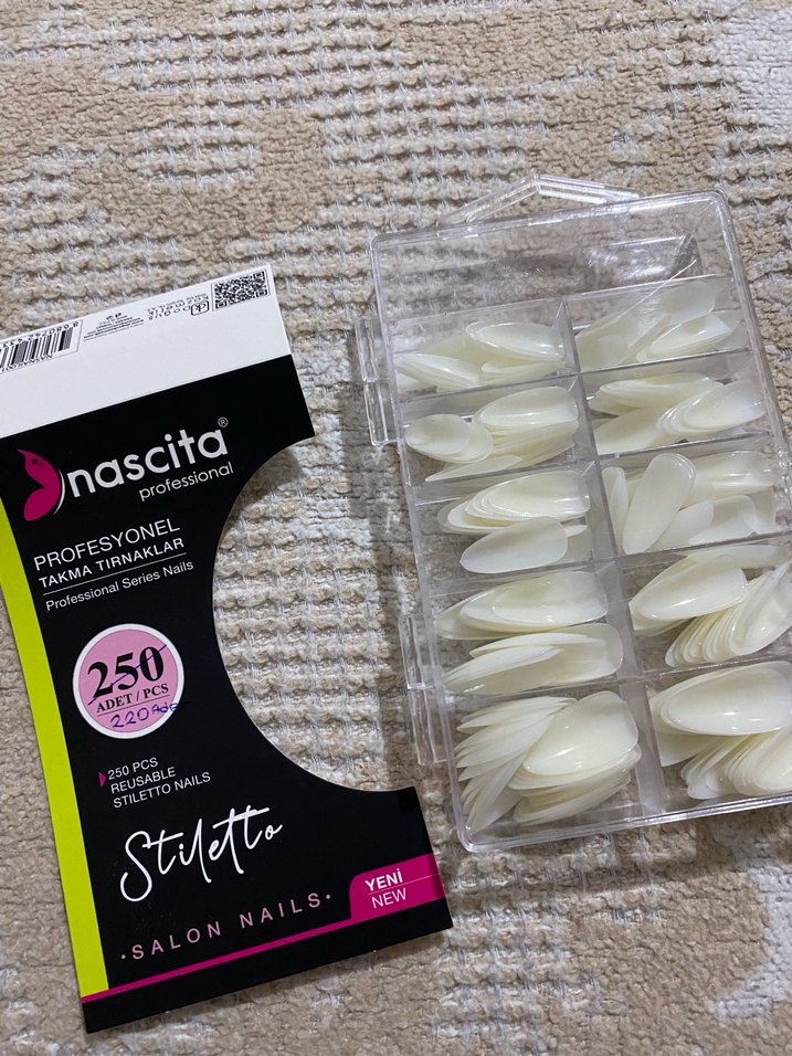 Nascita Profesyonel Beyaz Stiletto Takma Tırnak 220 Adet - Görsel 2