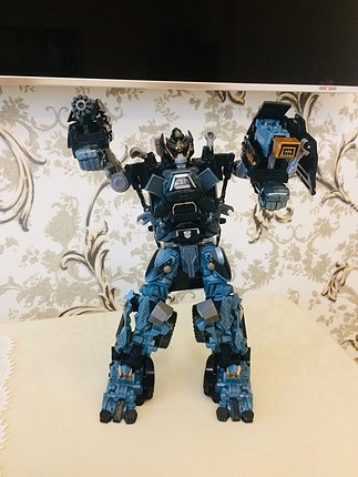 Orjinal transformers robot ????