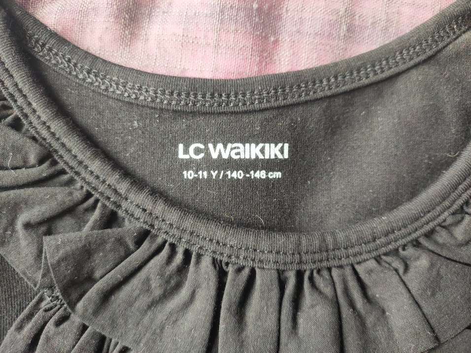 LC Waikiki Siyah Kız Çocuk Fırfırlı Kolsuz tişört - Görsel 3