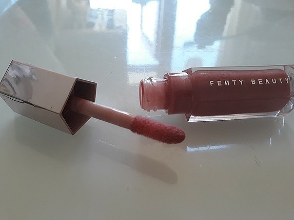 Fenty Beauty GLOSS BOMB UNIVERSAL LIP LUMINIZER DUDAK PARLATICI 