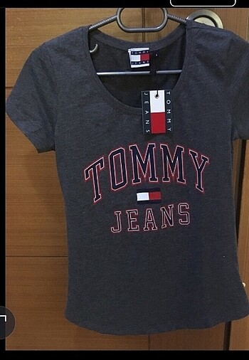 Tommy tişört bayan
