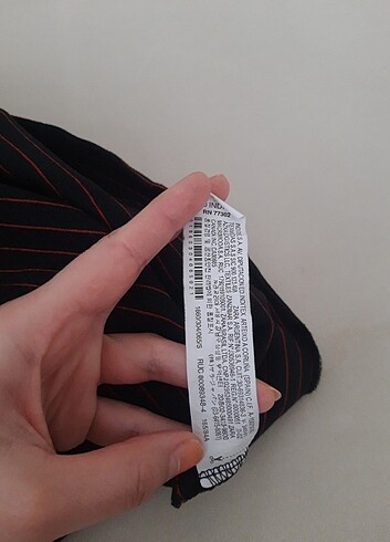 ZARA KIRMIZI SİYAH ÇİZGİLİ CROP TSHİRT  - Görsel 5