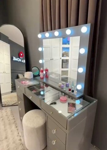 Beyaz Makyaj Masası LED Işıklı - Görsel 3