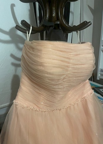 Yavruağzı Drapeli Uzun Straplez Nişan Elbisesi - Görsel 2