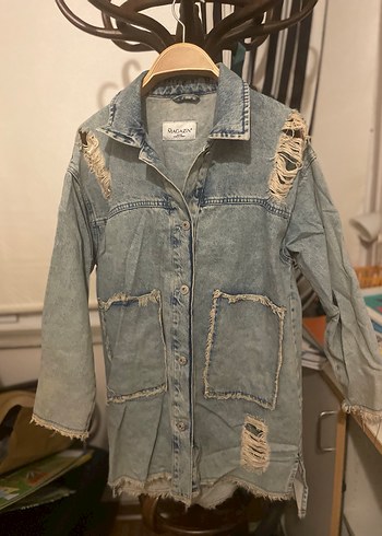 Düğmeli  Mavi Nakışlı Denim Ceket - Görsel 2