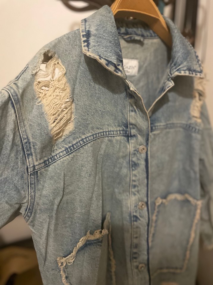 Düğmeli  Mavi Nakışlı Denim Ceket - Görsel 4