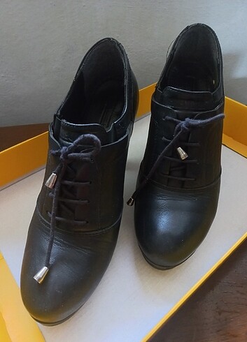 Az kullanılmış greyder ayakkabı