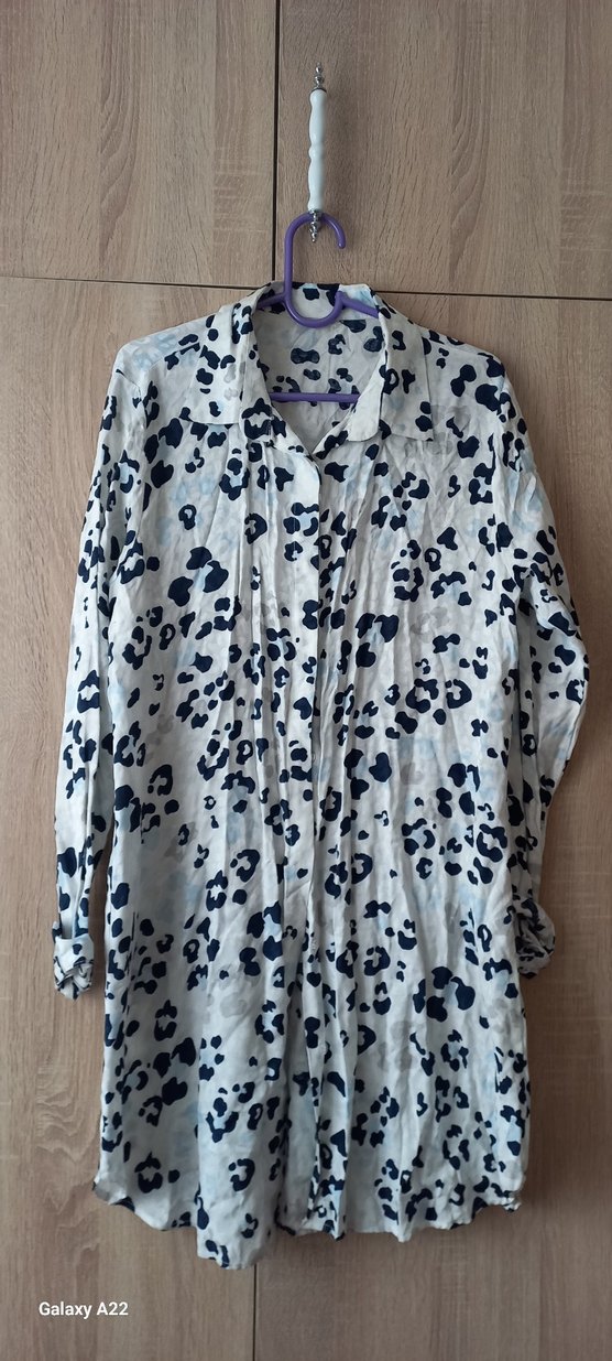 Düğmeli Yakalı Beyaz Desenli Uzun Kadın Gömlek - Görsel 2