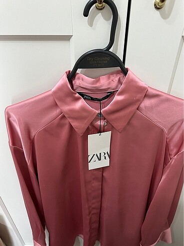 Zara Zara pembe oversize dökümlü saten gömlek