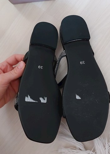 39 Beden siyah Renk Derimod Siyah Taşlı Çok Şık Terlik