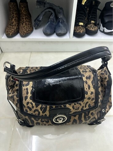  Beden Ninewest leopar çanta