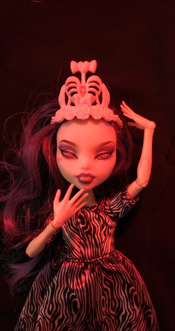 Mor renkli karanlık temalı bebek - Görsel 3