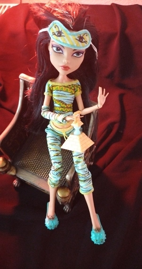 Çok Renkli Karanlık Temalı Bebek - Görsel 3