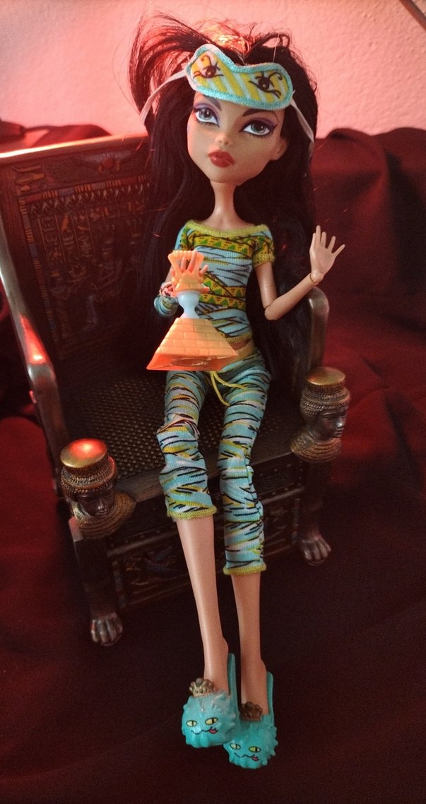 Çok Renkli Karanlık Temalı Bebek - Görsel 2