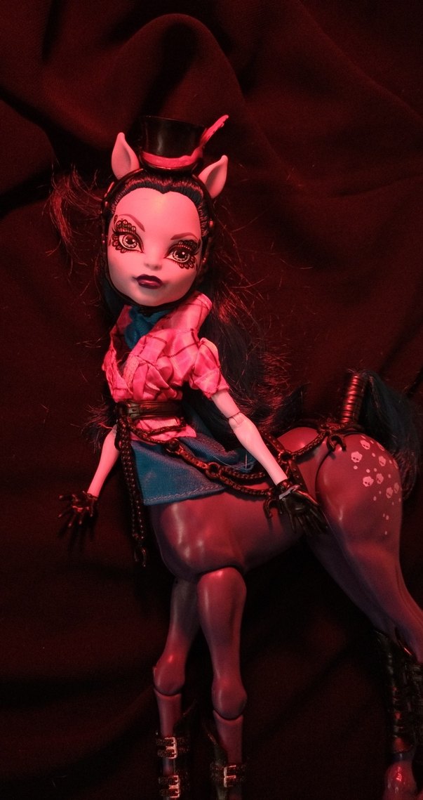 Karanlık Temalı At Vücutlu Bebek - Görsel 3