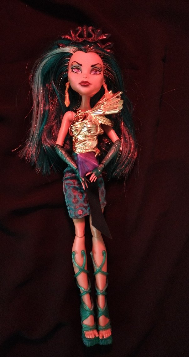 Karanlık Çok Renkli Bebek - Görsel 2