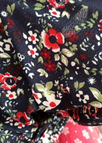 Çiçek Desenli Bohem Kolsuz Bluz - Görsel 2