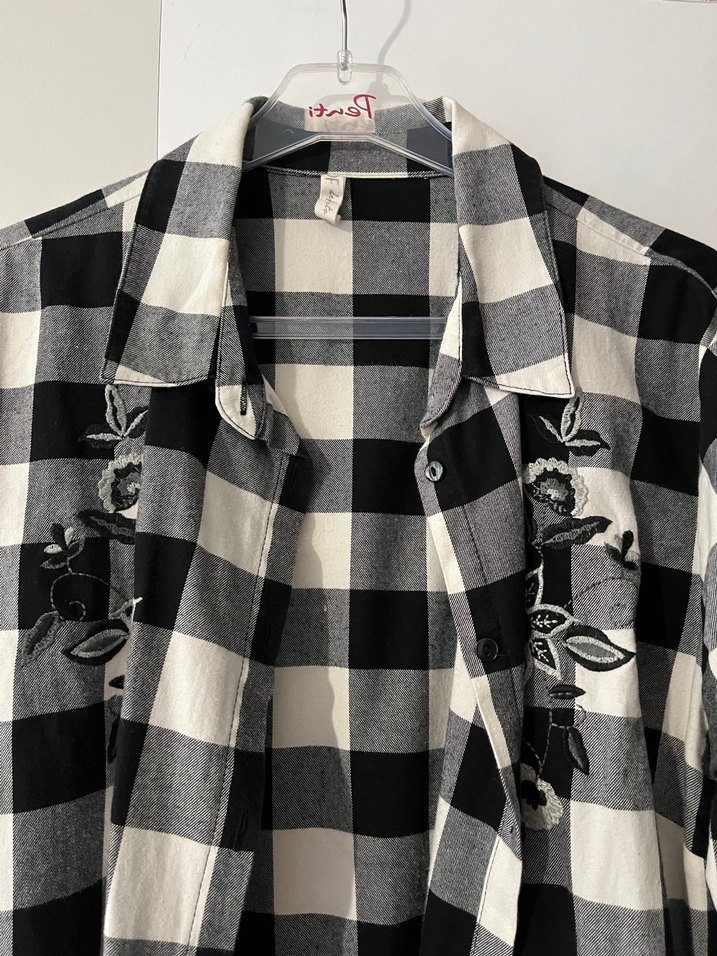 Düğmeli Uzun Kollu Ekose Kadın Gömlek - Görsel 2