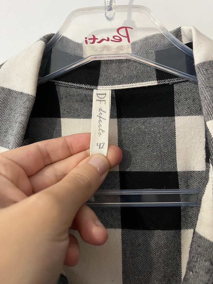 Düğmeli Uzun Kollu Ekose Kadın Gömlek - Görsel 3