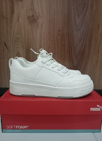 37 Beden beyaz Renk Spor ayakkabı pull&bear