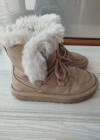 Kız Çocuk Bej Süet Kürklü Bot - Görsel 2