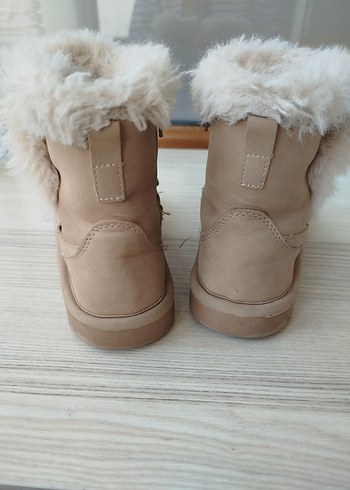 Kız Çocuk Bej Süet Kürklü Bot - Görsel 3