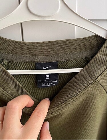 xs Beden Nike haki orijinal sweatshirt Xs s uyumlu
