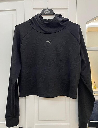 Puma siyah kapüşonlu crop sweatshirt