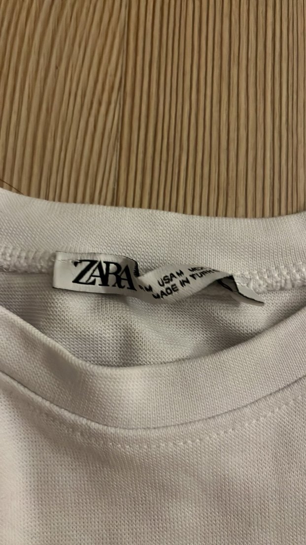 Zara beyaz göğsün biraz altinda biten crop - Görsel 2