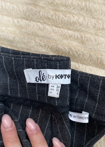 Gri Çizgili Pilili Kadın Kumaş Pantolon - Görsel 2