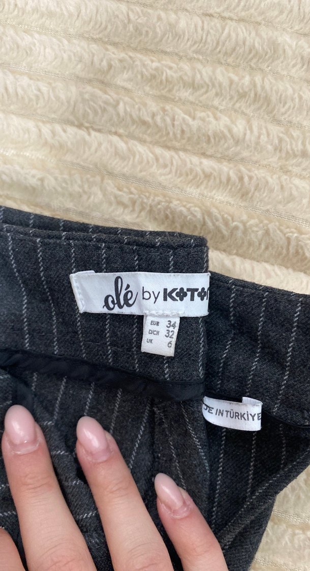 Gri Çizgili Pilili Kadın Kumaş Pantolon - Görsel 2